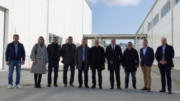 На Хмельниччині «КВС-Україна» розпочинає будівництво другої черги насіннєвого заводу na hmelnychchyni kvs ukrayina rozpochynaye budivnycztvo drugoyi chergy nasinnyevogo zavodu