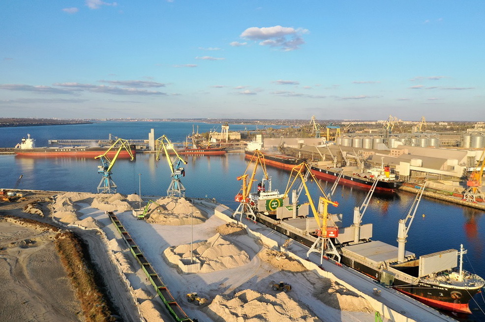 Порт «Ніка-Тера» прийняв суховантаж з рекордною довжиною port nika tera pryjnyav suhovantazh z rekordnoyu dovzhynoyu