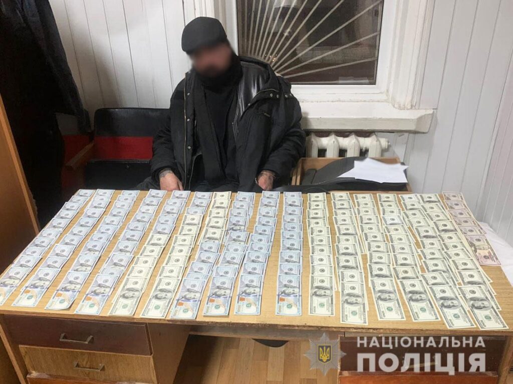 На Чернігівщині зі складу сільгосппідприємства викрали 180 т насіння соняшника na chernigivshhyni zi skladu silgosppidpryyemstva vykraly 180 t nasinnya sonyashnyka
