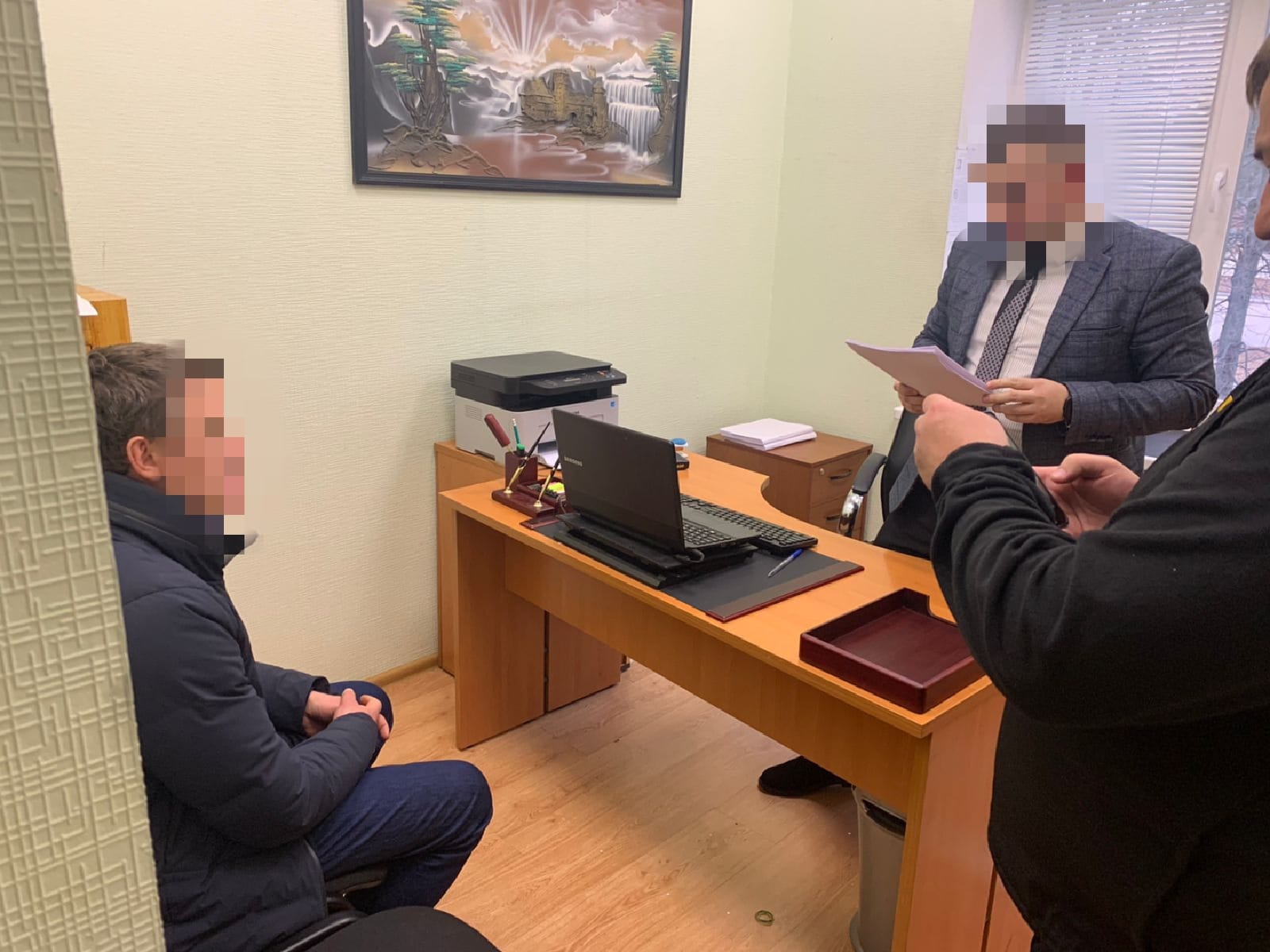 Затримано посадовця за розтрату більш півмільйона грн zatrymano posadovczya za roztratu bilsh pivmiljona grn