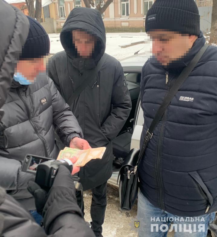 На Дніпропетровщині затримано на хабарі начальника відділу Держпродспоживслужби 5 На Дніпропетровщині затримано на хабарі начальника відділу Держпродспоживслужби na dnipropetrovshhyni zatrymano na habari nachalnyka viddilu derzhprodspozhyvsluzhby