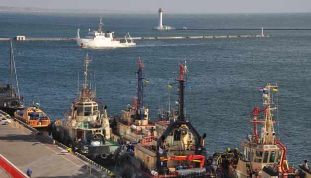 Війна з рф заблокувала в українських портах майже 100 суден з іноземними екіпажами 5 Війна з рф заблокувала в українських портах майже 100 суден з іноземними екіпажами vijna z rf zablokuvala v ukrayinskyh portah majzhe 100 suden z inozemnymy ekipazhamy