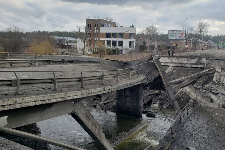 Війська РФ завдали шкоди транспортній інфраструктурі України на $10 млрд vijska rf zavdaly shkody transportnij infrastrukturi ukrayiny na 10 mlrd