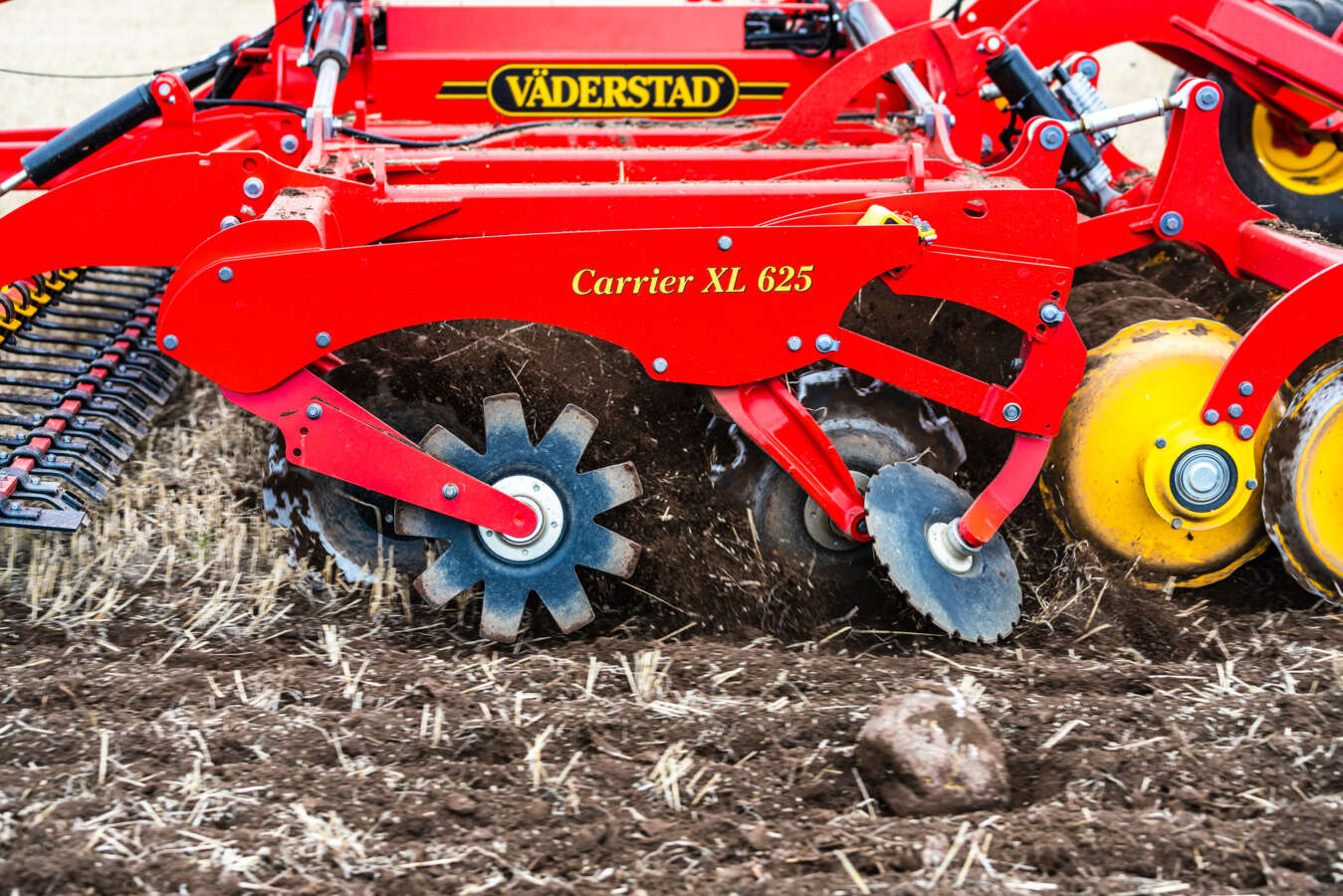 Carrier XL 425-725 – це незамінні дискові культиватори для українських фермерів carrier xl 425 725 cze nezaminni dyskovi kultyvatory dlya ukrayinskyh fermeriv 2