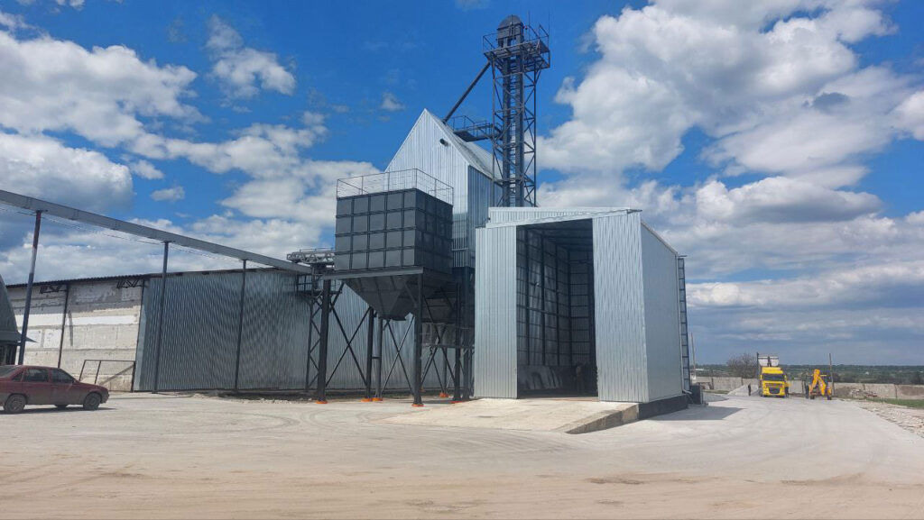 На Дніпропетровщині запрацював новий зерноочисний комплекс 1 На Дніпропетровщині запрацював новий зерноочисний комплекс na dnipropetrovshhyni zapraczyuvav novyj zernoochysnyj kompleks